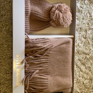 Steve Madden Hat and Scarf Set in Blush Pink!!